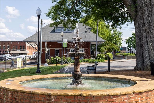 321 Cavalier SE Lane, Acworth, GA 30102