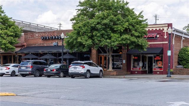 321 Cavalier SE Lane, Acworth, GA 30102