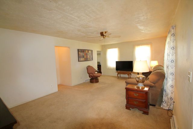 712 E Hurlbut Avenue, Belvidere, IL 61008