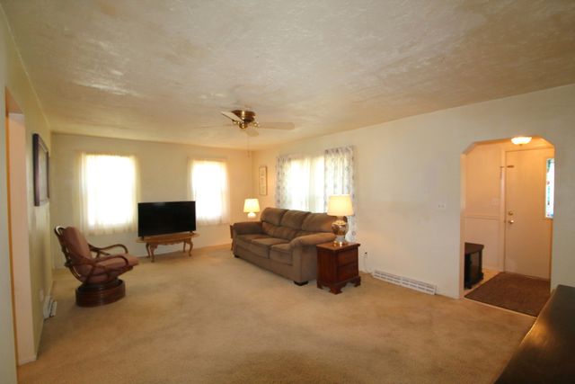 712 E Hurlbut Avenue, Belvidere, IL 61008
