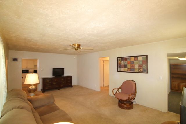 712 E Hurlbut Avenue, Belvidere, IL 61008