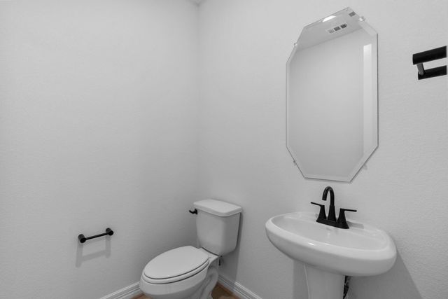 14803 Mission Avenue, Mont Belvieu, TX 77523