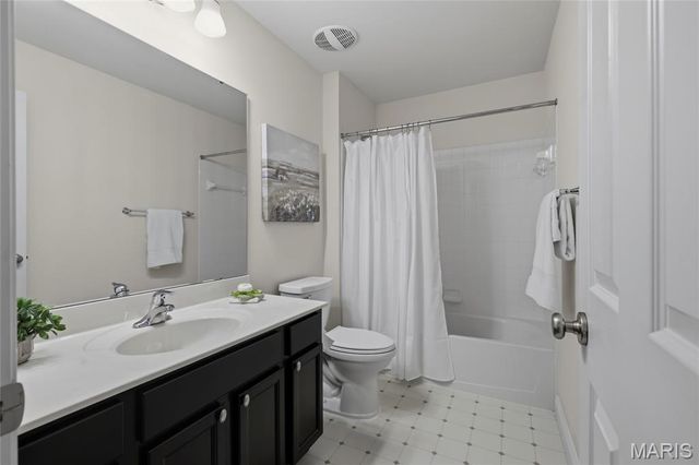 14301 Gatwick Court, Chesterfield, MO 63017