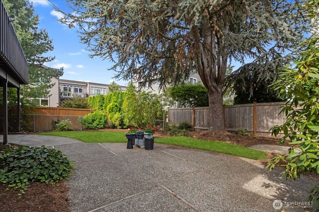 525 Holly Drive, Edmonds, WA 98020