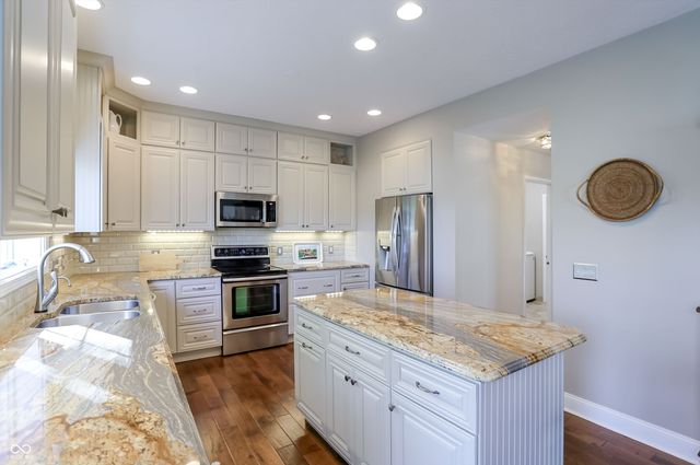6322 Columbia Circle, Fishers, IN 46038