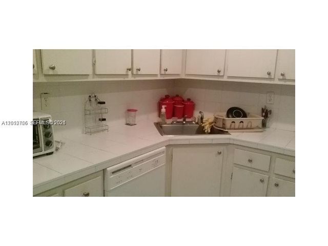 2780 NE 183rd St 710, Aventura, FL 33160