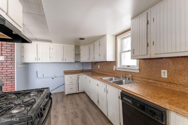 4 Congress Street, Cohoes, NY 12047