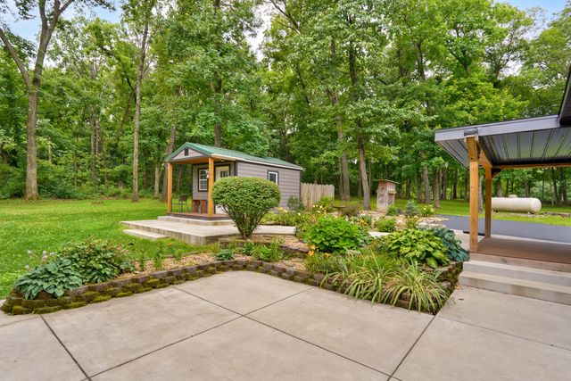 5725 S Farm Rd 131, Brookline, MO 65619