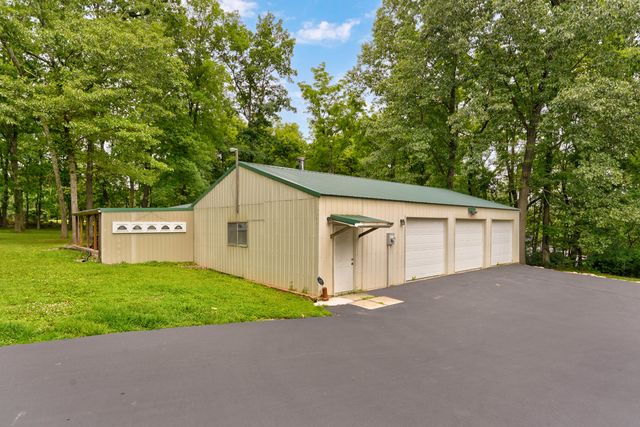 5725 S Farm Rd 131, Brookline, MO 65619