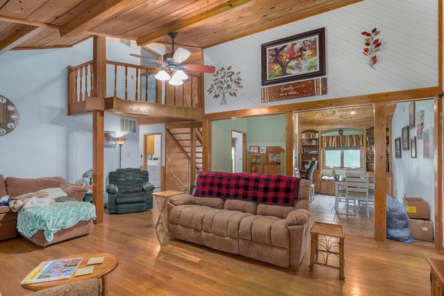 5725 S Farm Rd 131, Brookline, MO 65619