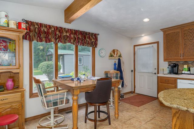 5725 S Farm Rd 131, Brookline, MO 65619