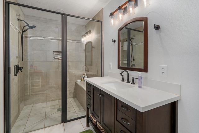 5725 S Farm Rd 131, Brookline, MO 65619