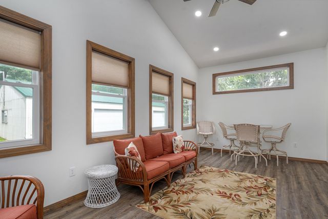 5725 S Farm Rd 131, Brookline, MO 65619