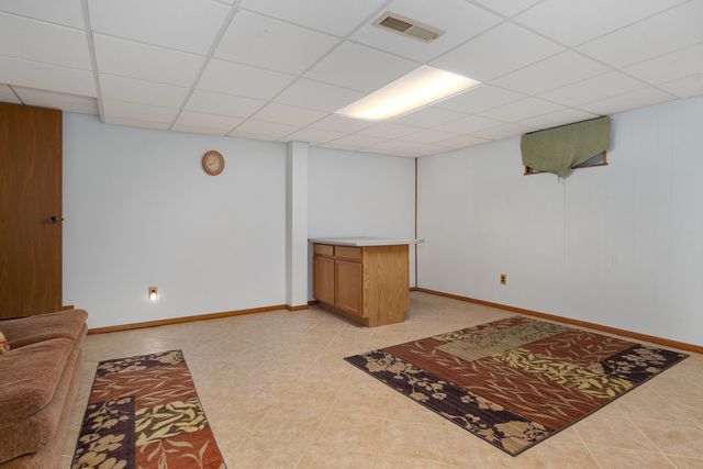 5725 S Farm Rd 131, Brookline, MO 65619
