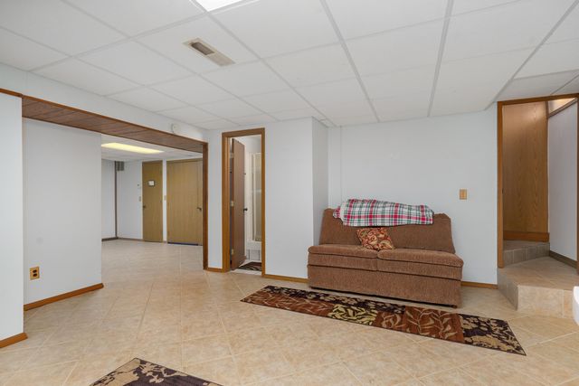 5725 S Farm Rd 131, Brookline, MO 65619