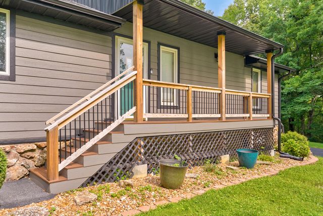 5725 S Farm Rd 131, Brookline, MO 65619