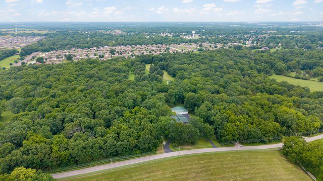 5725 S Farm Rd 131, Brookline, MO 65619