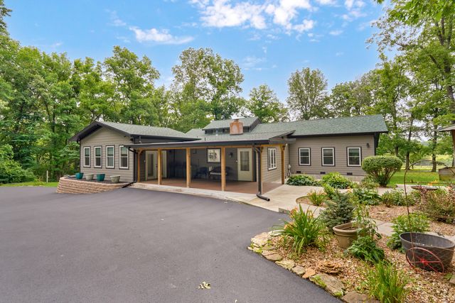 5725 S Farm Rd 131, Brookline, MO 65619