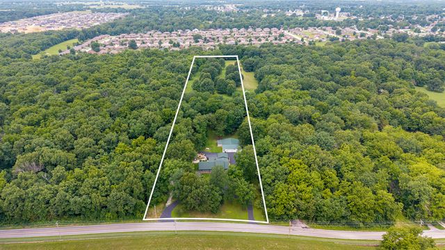 5725 S Farm Rd 131, Brookline, MO 65619