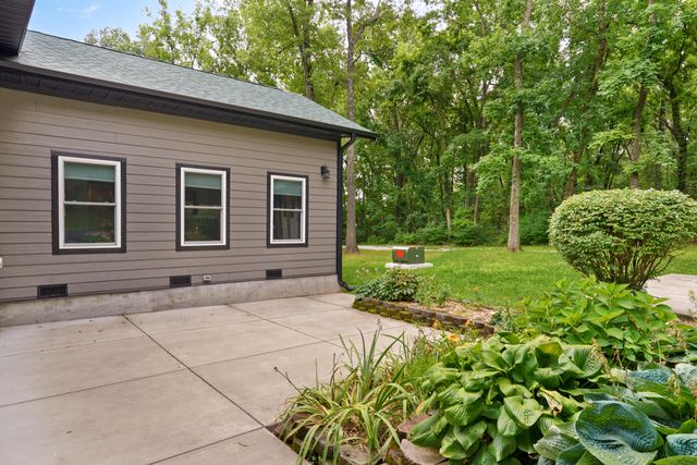 5725 S Farm Rd 131, Brookline, MO 65619