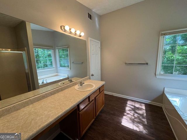 1048 Brandon Lane, Stone Mountain, GA 30083