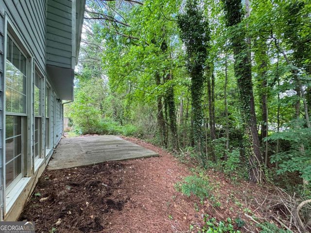 1048 Brandon Lane, Stone Mountain, GA 30083