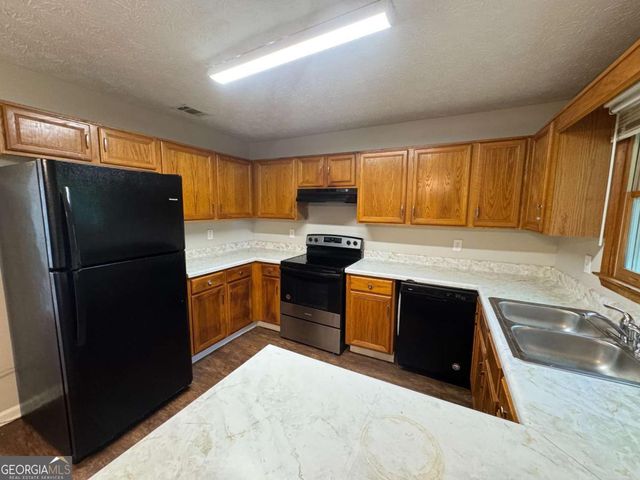 1048 Brandon Lane, Stone Mountain, GA 30083