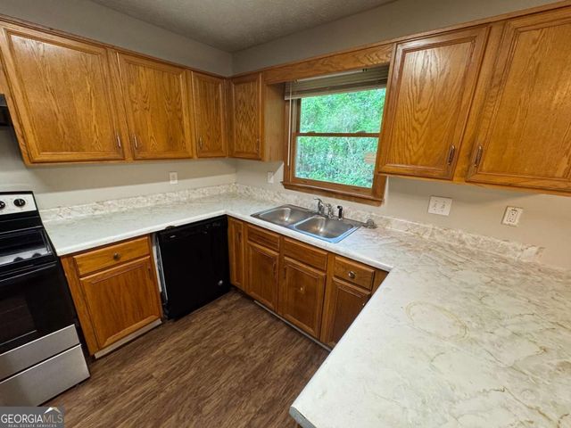 1048 Brandon Lane, Stone Mountain, GA 30083