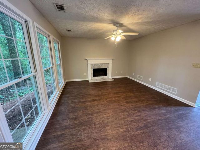 1048 Brandon Lane, Stone Mountain, GA 30083