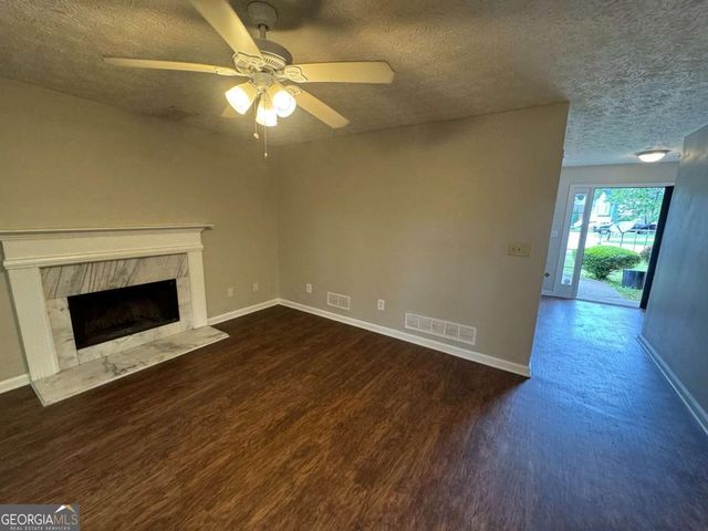 1048 Brandon Lane, Stone Mountain, GA 30083