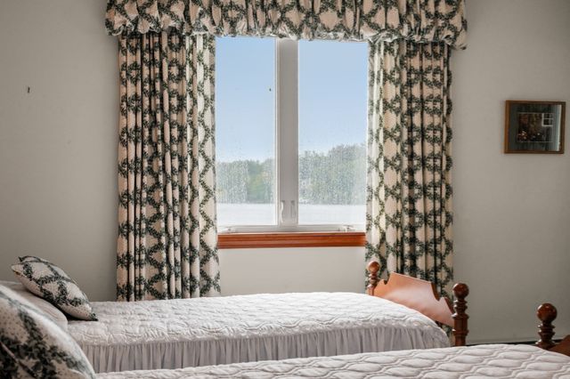 49 Singletary Rd, Millbury, MA 01527