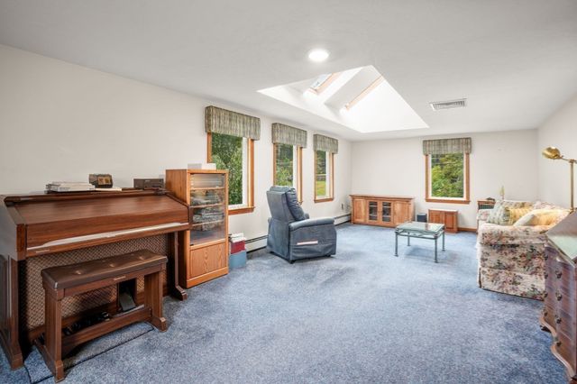 49 Singletary Rd, Millbury, MA 01527
