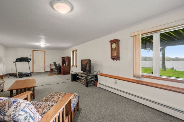 49 Singletary Rd, Millbury, MA 01527