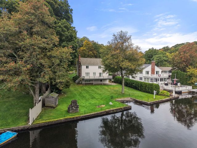 49 Singletary Rd, Millbury, MA 01527
