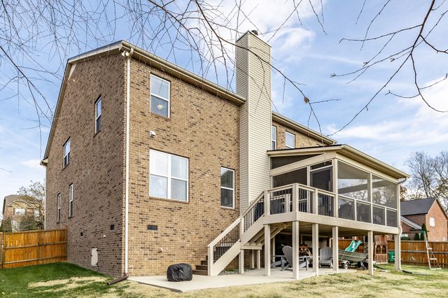 1068 Harvey Springs Dr, Spring Hill, TN 37174