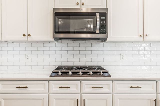 1068 Harvey Springs Dr, Spring Hill, TN 37174