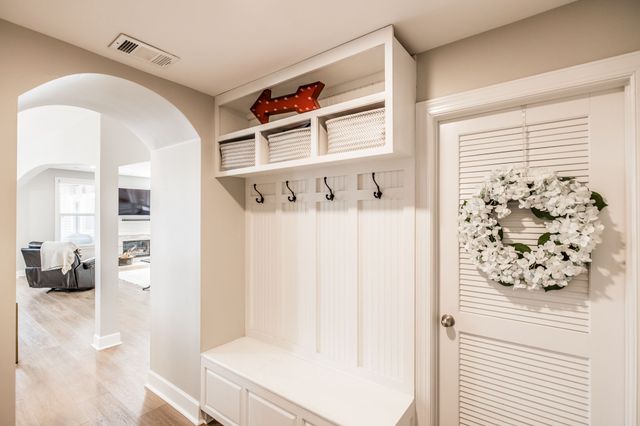 1068 Harvey Springs Dr, Spring Hill, TN 37174