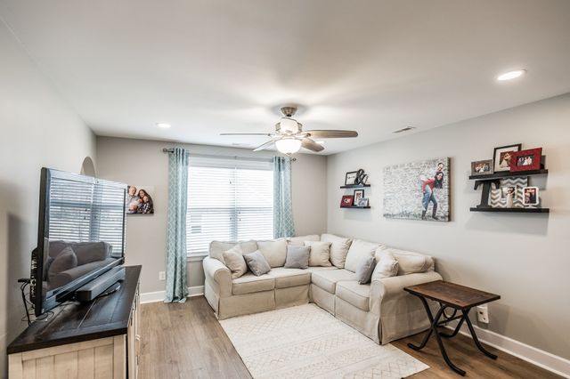 1068 Harvey Springs Dr, Spring Hill, TN 37174