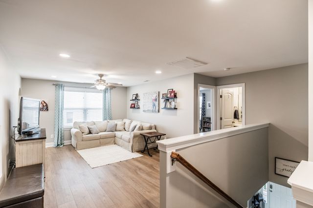 1068 Harvey Springs Dr, Spring Hill, TN 37174