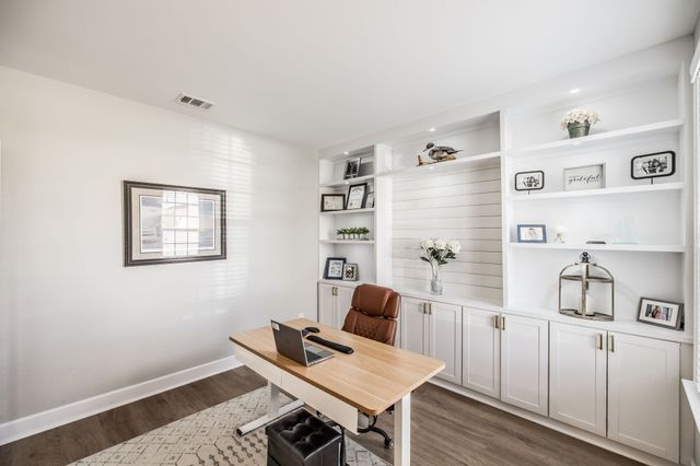 1068 Harvey Springs Dr, Spring Hill, TN 37174