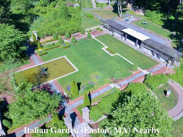 93 Palisades Cir, Stoughton, MA 02072