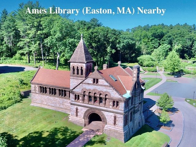 93 Palisades Cir, Stoughton, MA 02072