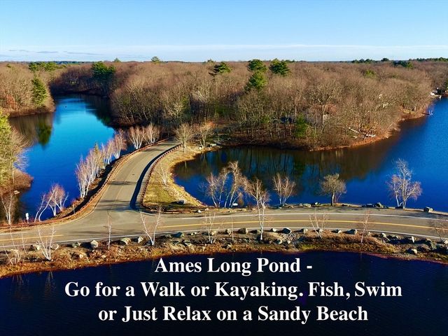 93 Palisades Cir, Stoughton, MA 02072