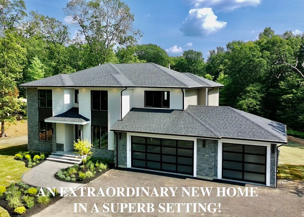 93 Palisades Cir, Stoughton, MA 02072