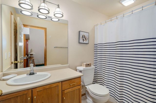 225 Lower Emerald Bay Circle 13, Hollister, MO 65672