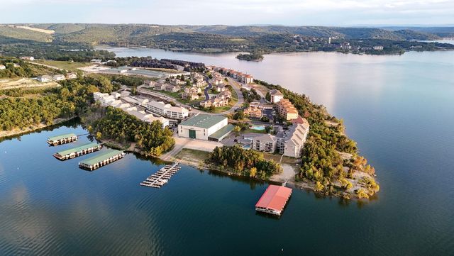 225 Lower Emerald Bay Circle 13, Hollister, MO 65672