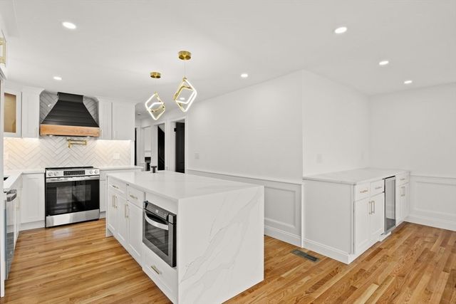 171 Carey Cir, Stoughton, MA 02072