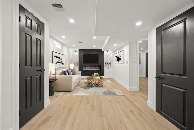 171 Carey Cir, Stoughton, MA 02072