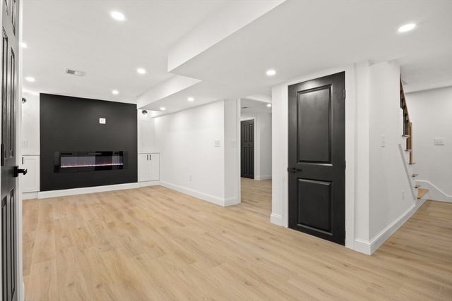 171 Carey Cir, Stoughton, MA 02072