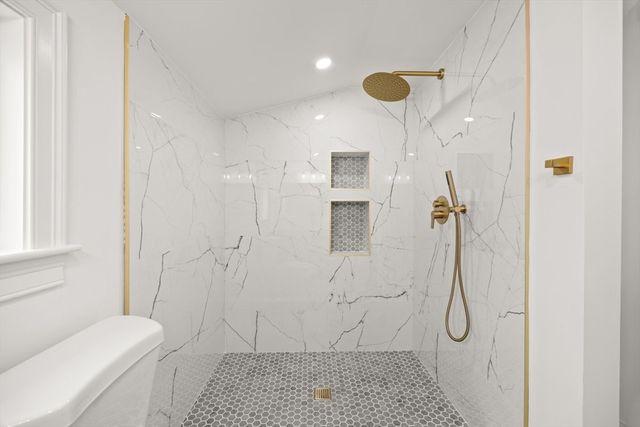 171 Carey Cir, Stoughton, MA 02072